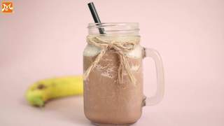 Hướng Nghiệp Á Âu - Học Pha Chế: Pha chế một ly sinh tố chuối chocolate độc đáo và đơn giản
